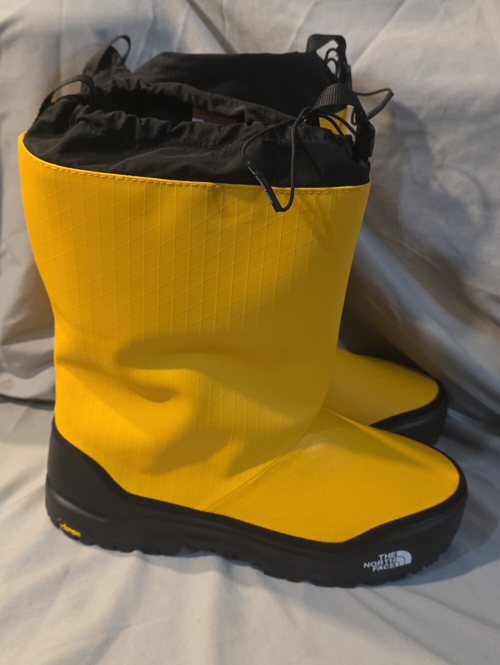 The North Face Base Camp 200 WP Boot Summit Gold Men SZ 14 NWOB Defect